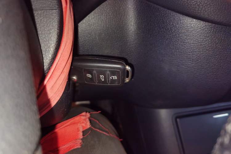 Used Volkswagen Tiguan 2012 2.0 TSI Comfort Edition Vehicle Key