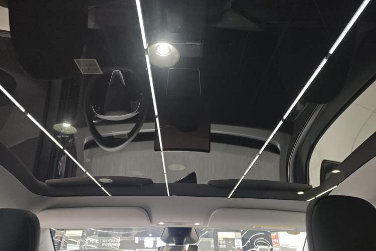 Used Tesla Model Y 2025 Rear-Wheel-Drive Version
