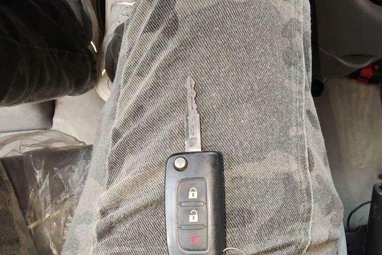 Used Foton Toano 2023 2.8T Manual Jixiang Van Extended Wheelbase Mid-Height Roof Rear Dual Tires 3-Seater