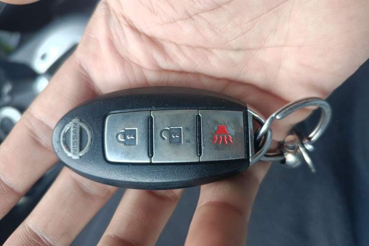 Used Nissan X-Trail 2012 2.5L CVT Luxury Edition 4WD Vehicle Key