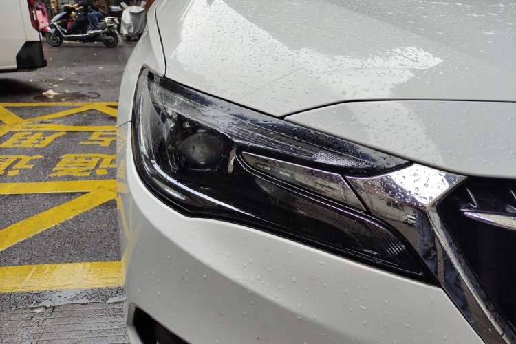 Used Buick GL6 2018 18T 6-Seater Prestige Model Right Front Headlight