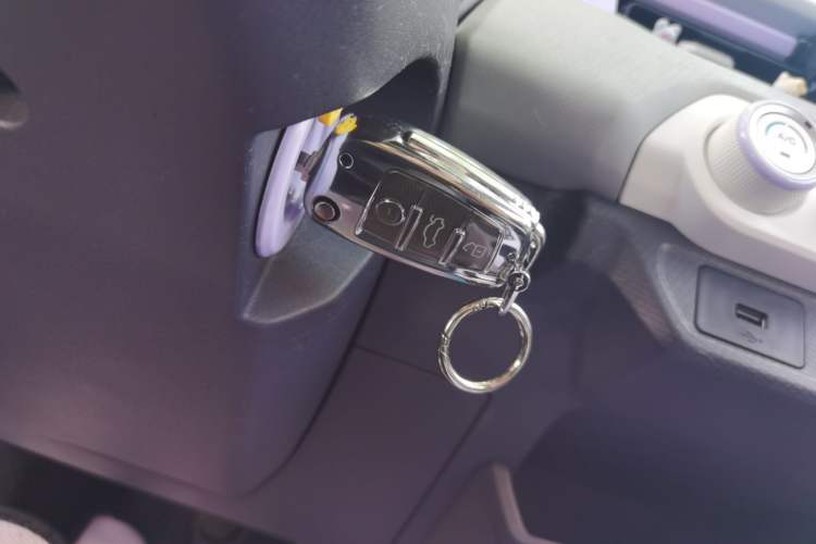 Used Chery QQ Ice Cream 2022 170km Sundae Ternary Lithium Interior 1