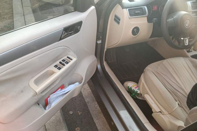 Used Volkswagen Bora 2012 1.6L Manual Fashion Edition
