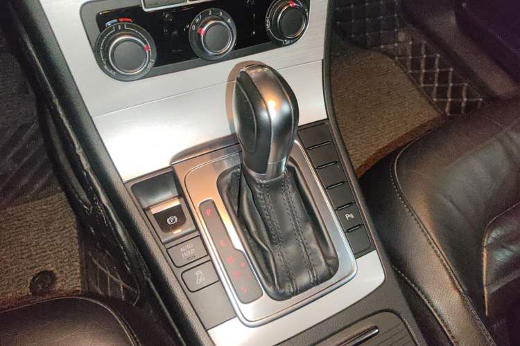 Used Volkswagen Magotan 2013 1.8TSI Premier Model
