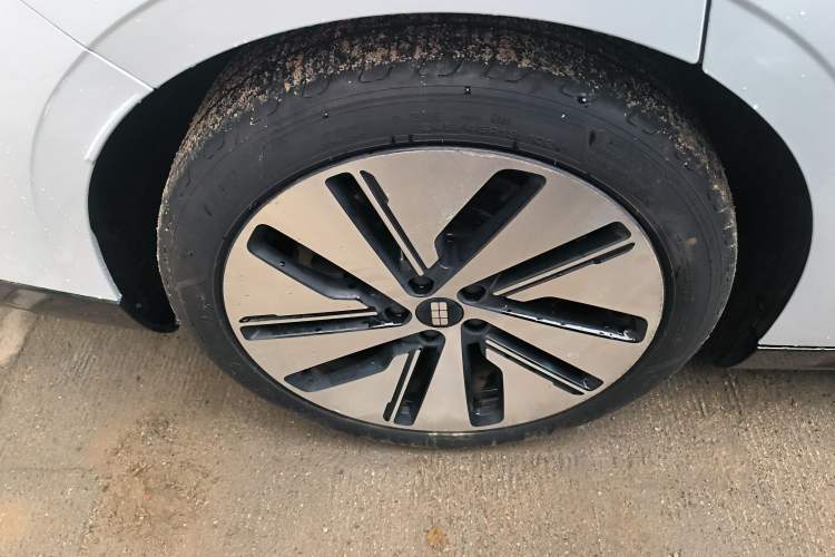 Used Geely Galaxy E8 2024 665 km Range Rear-Drive Starship Long-Range Version Right Rear Wheel Hub