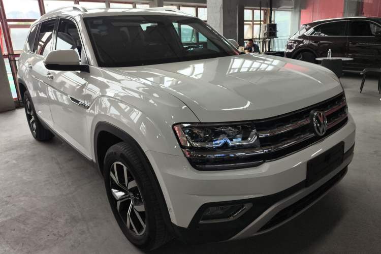 Used Volkswagen Teramont 2017 330TSI Two-Wheel-Drive Luxury Edition Front Right 45 Deg