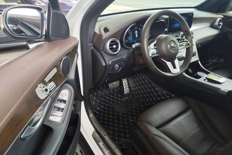 Used Mercedes-Benz GLC 2020 GLC 300 L 4MATIC Dynamic Edition
