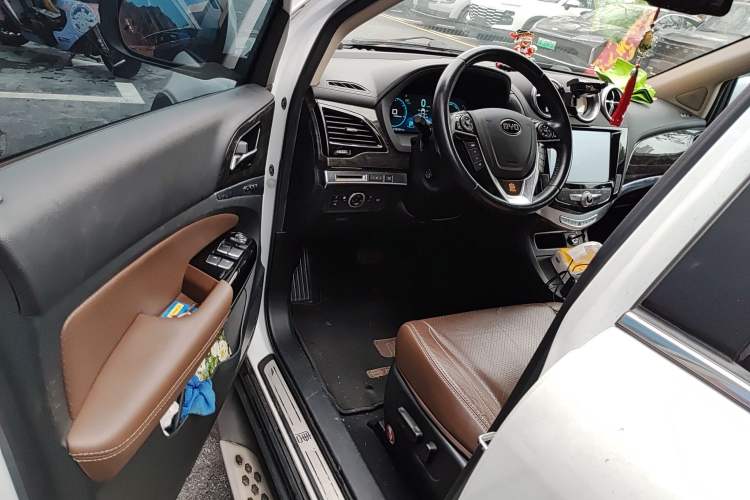 Used BYD Tang New Energy 2015 2.0T Four-Wheel-Drive Flagship Model Driver Seat