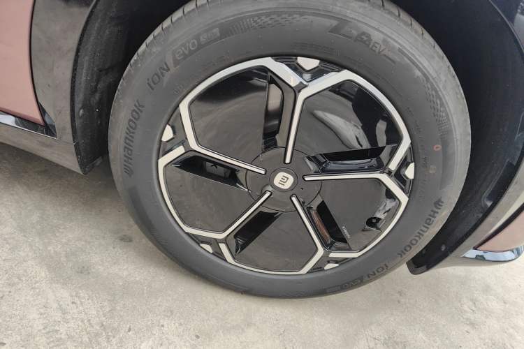Used Xiaomi Auto YU7 2025 Ultra-Long Range Rear-Wheel Drive Version
