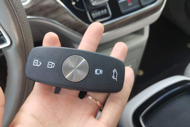 Used Roewe iMAX8 New Energy 2022 Golden Edition
