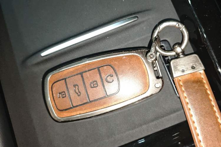 Used Chery Tiggo 9 2025 2.0T Automatic Two-Wheel Drive Luxury Edition 5 Seats
