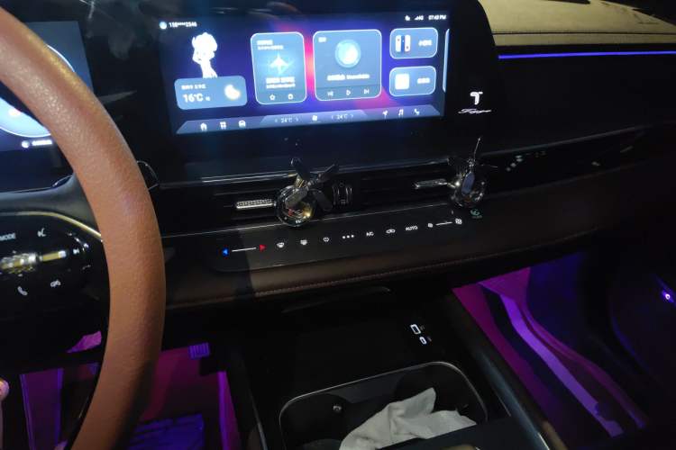 Used Chery Tiggo 8 PRO 2024 Champion Edition 390T Two-Wheel Drive Peak Version 5 Seats