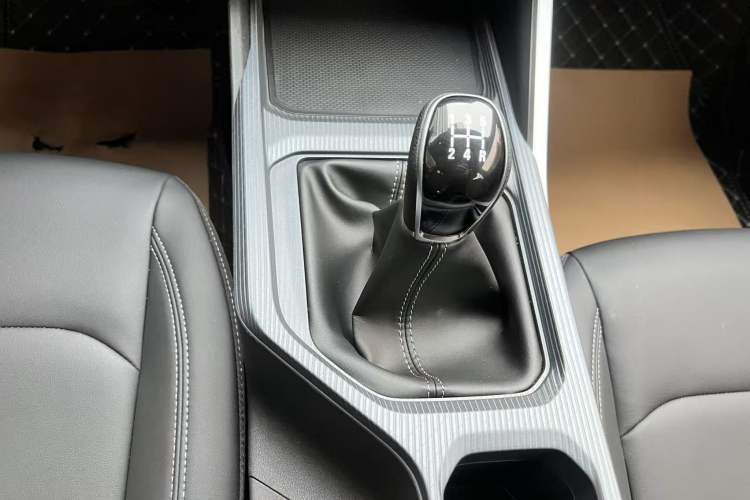 Used Geely Auto Emgrand 2026 Model 4th Generation 4 Millionth Anniversary Edition 1.5L Manual Overdrive Edition