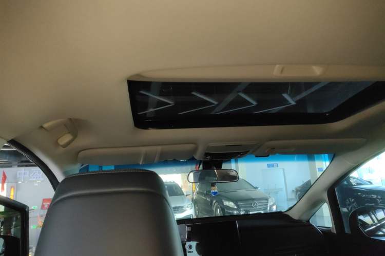 Used Honda Elysion 2022 2.0L eHEV Luxury First Edition
