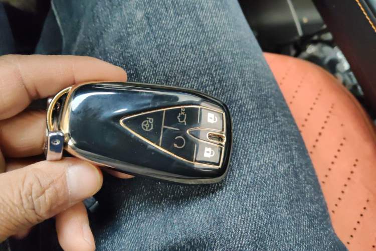 Used CHANGAN OSHAN Z6 New Energy 2023 ZhiDian iDD 150KM Flagship Model
