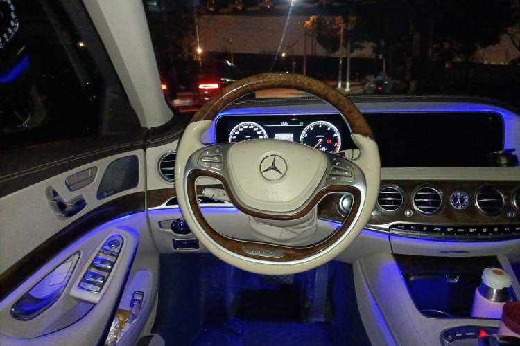 Used Mercedes-Benz S-Class 2017 S 320 L Luxury Model Steering Wheel