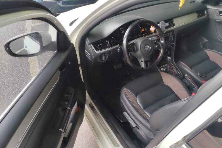 Used Volkswagen Bora 2014 1.4TSI Automatic Sportline
