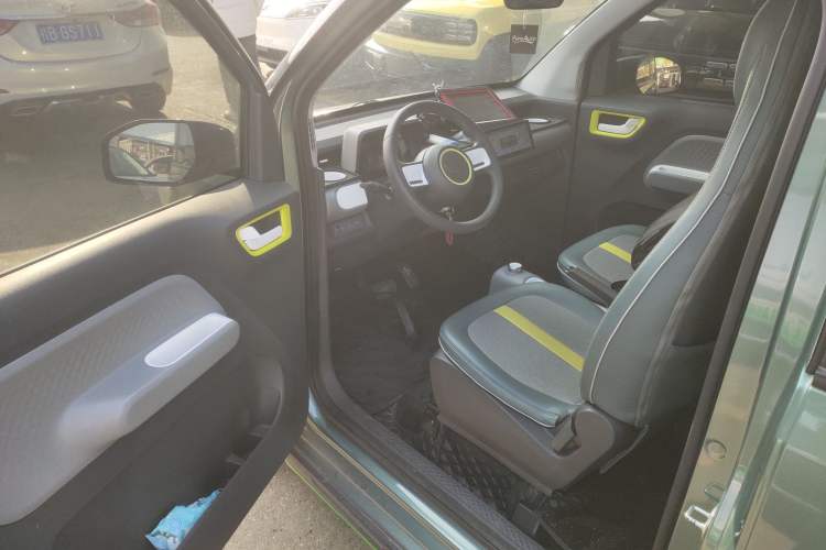 Used Wuling Hongguang MINIEV 2022 GAMEBOY 300km Enthusiast Model with Lithium Iron Phosphate
