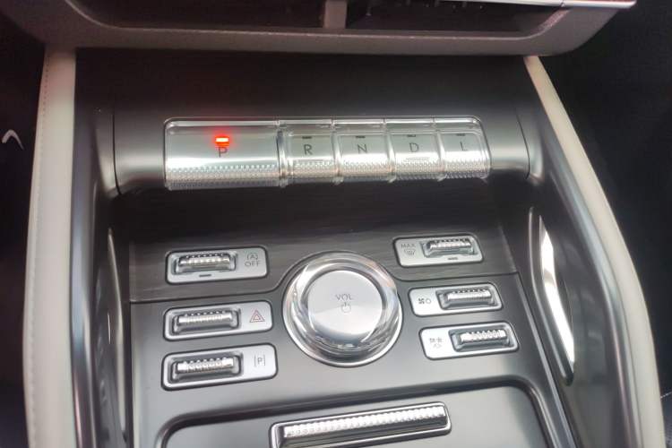 Used Lincoln Nautilus 2025 2.0T Four-Wheel Drive Luxury Edition