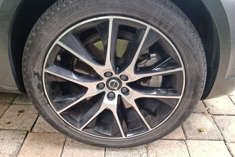 Used Volvo V90 2020 Cross Country T5 AWD Prestige Edition
