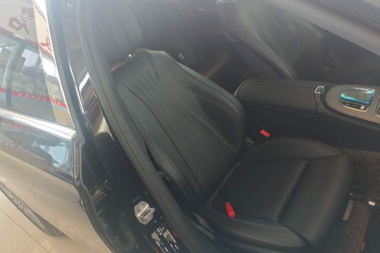 Used Mercedes-Benz E-Class 2022 Second Facelift E 300 L Fashion Edition Right Front Seat