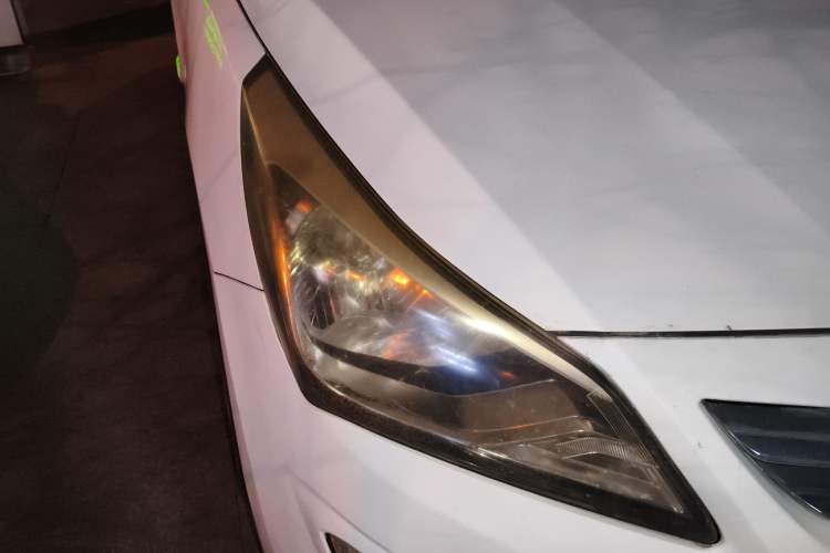 Used Hyundai Verna (older generation) 2014 1.4L Manual Smart GLS Trim
