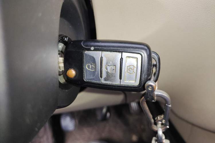 Used Dongfeng Fengon 330 2014 1.5L Manual Utility Version DK15