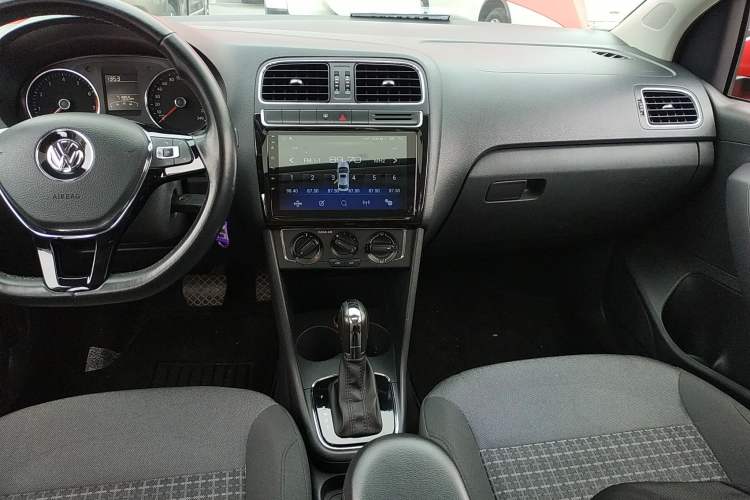 Used Volkswagen Polo 2016 1.6L Automatic Comfort Model Audio And AC Panel
