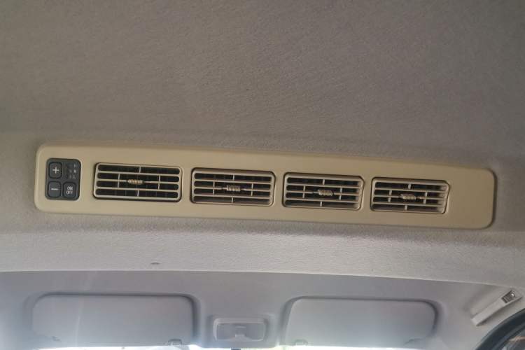 Used Dongfeng Fengon 330 2019 1.5L Manual Practical II China VI