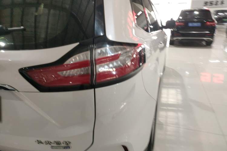 Used Ford Edge 2020 EcoBoost 245 Two-Wheel-Drive Titanium 5-Seater