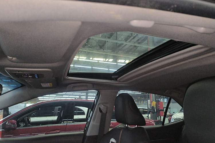 Used Toyota Camry 2021 2.0G Luxury Edition Headliner