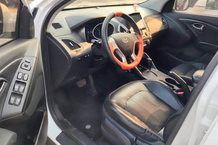 Used Hyundai ix35 2015 2.0L Automatic 2WD Smart Version China V Standard
