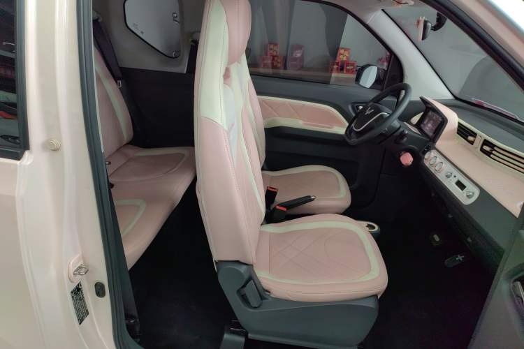 Used Wuling Hongguang MINIEV 2022 Macaron Premium Model – Lithium Iron Phosphate
