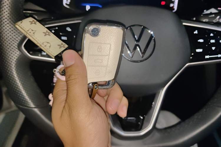 Used Volkswagen FAW-Volkswagen CC 2023 380TSI Striking Edition Vehicle Key