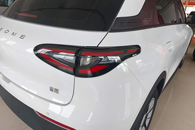 Used Geely Galaxy Geome 2026 Model 310km Youth Edition Right Rear Taillight