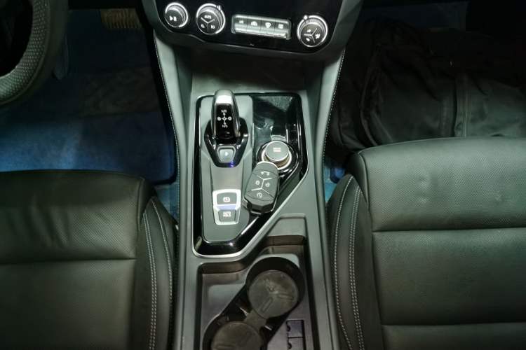 Used Lynk & Co 03 2022 2.0TD DCT JingPro Gear Lever