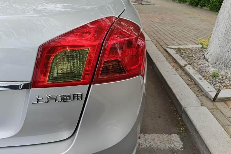 Used Buick Excelle 2015 1.5L Manual Classic Trim
