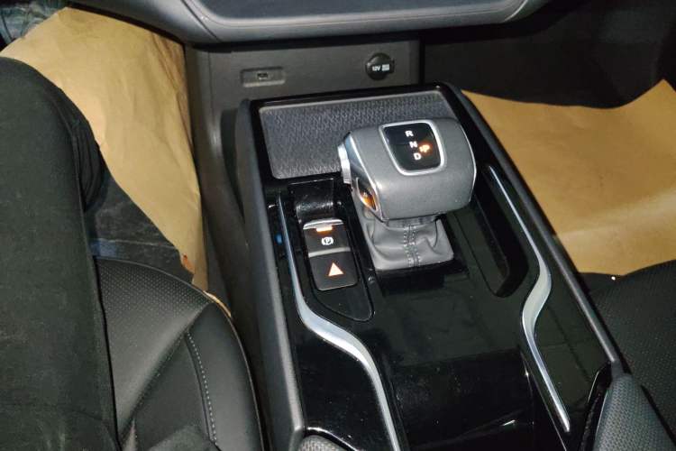 Used Hongqi E-QM5 2022 431 km Charge & Enjoy Edition