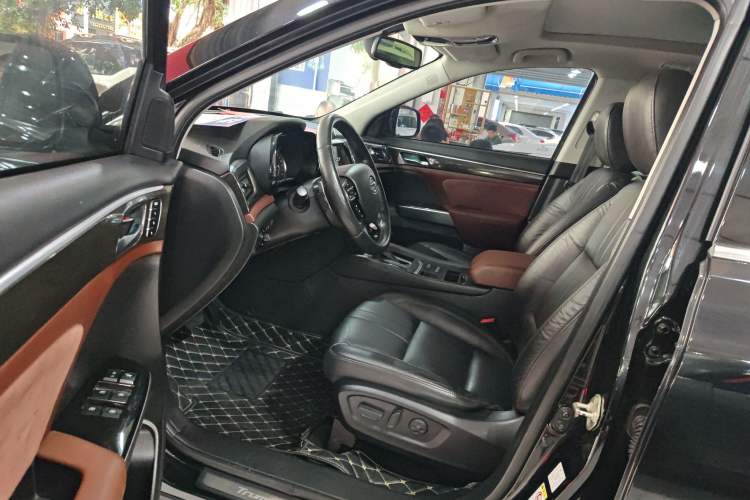 Used GAC Trumpchi GS8 2017 320T Two-Wheel Drive Luxury Smart Connectivity Version (7 Seats)
