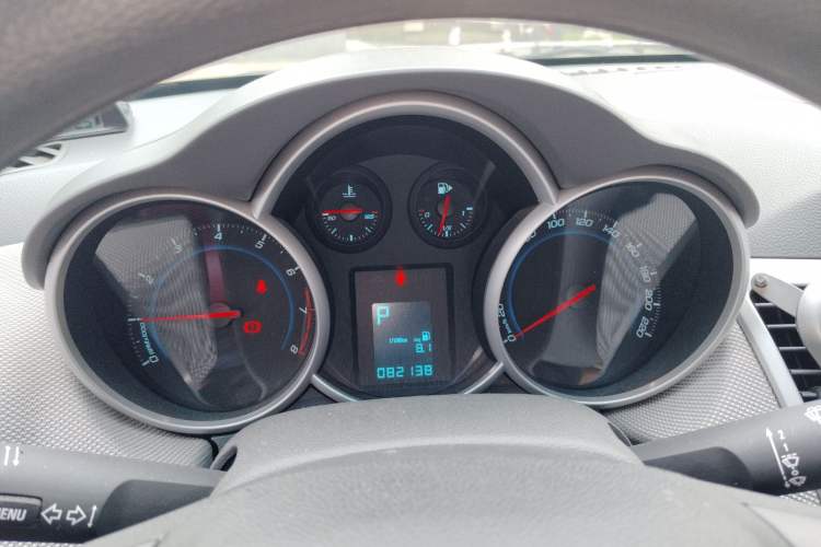 Used Chevrolet Cruze 2013 1.6L SE AT Instrument Cluster
