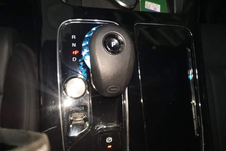 Used GAC Trumpchi M8 2023 Zongshi Series 400T Ultimate Edition Gear Lever