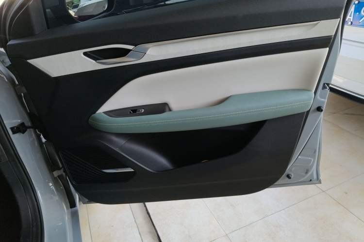 Used Geely Auto Emgrand L HiP 2022 1.5TD-DHT Pro 100KM Super Rui