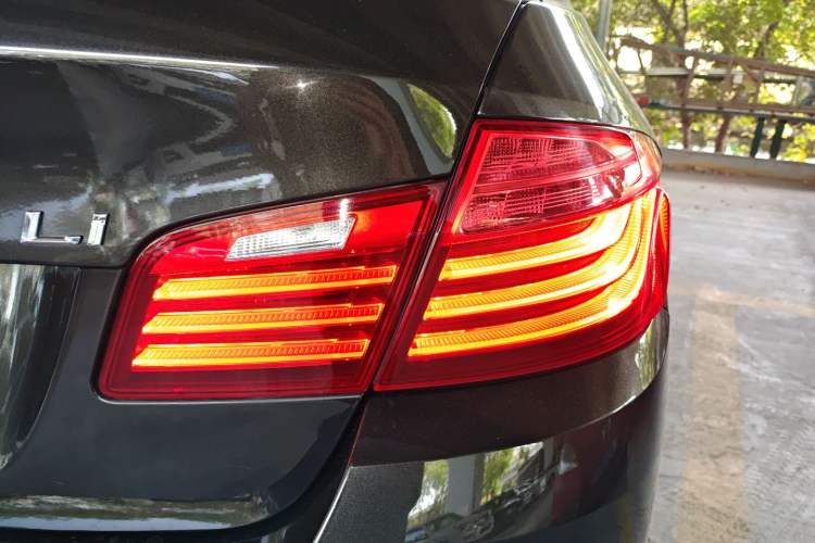 Used BMW 5 Series 2014 525Li Leading Model
