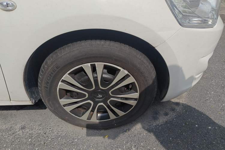 Used Citroen Elysee 2014 1.6L Automatic Fashion Model Right Front Wheel Hub