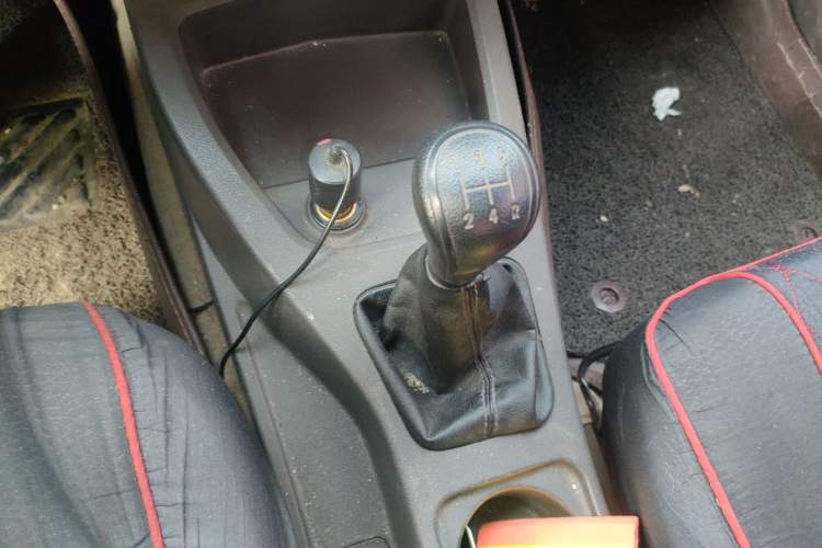 Used Wuling Hongguang 2015 1.5L S1 Standard China V-Emission Standards Gear Lever