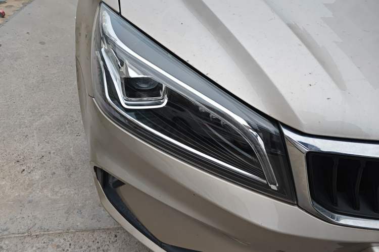 Used Geely Auto Emgrand 2021 UP 1.5L CVT Advanced Edition Right Front Headlight