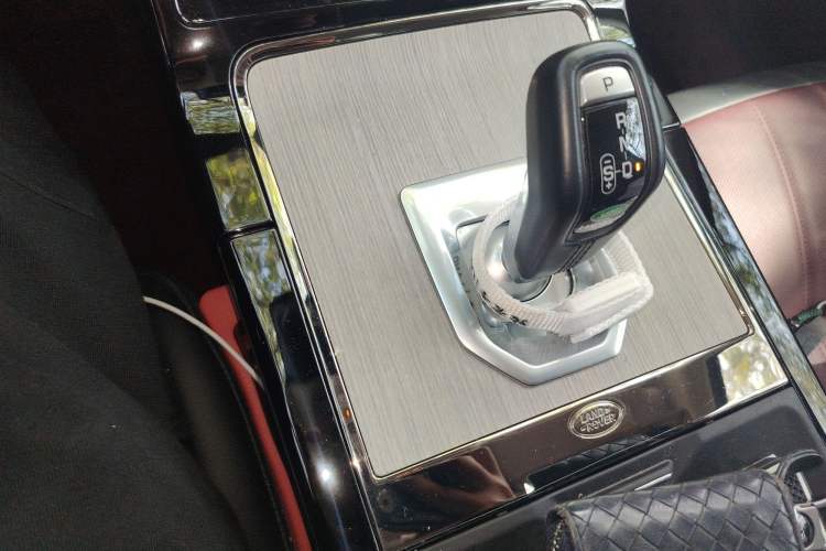 Used Land Rover Range Rover Evoque New Energy 2023 Aurora L P300e Plug-in Hybrid Electric Version