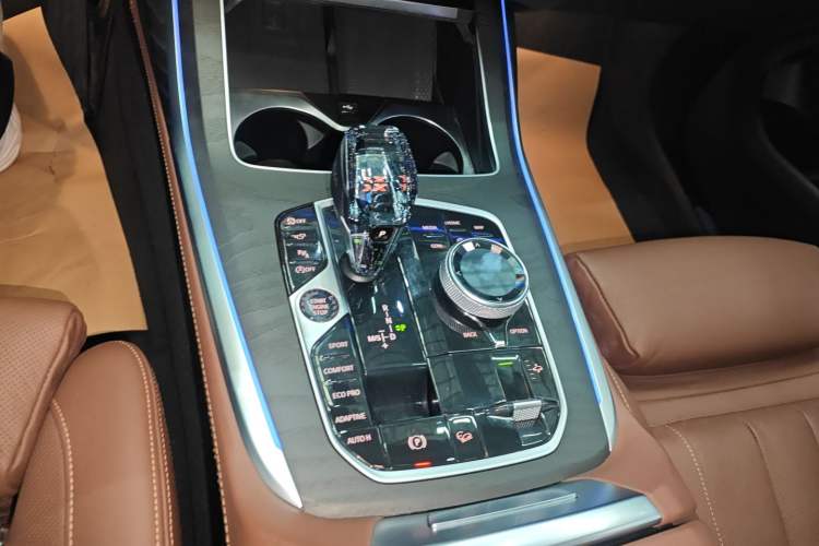 Used BMW X7 2021 xDrive40i Luxury Package with Leading Features
