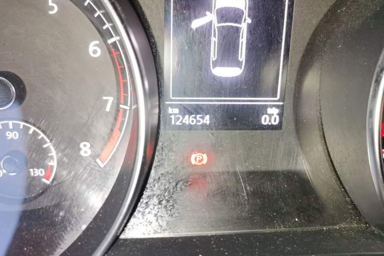 Used Volkswagen Golf Sportsvan 2016 230TSI Automatic Trend Edition Odometer Close Up