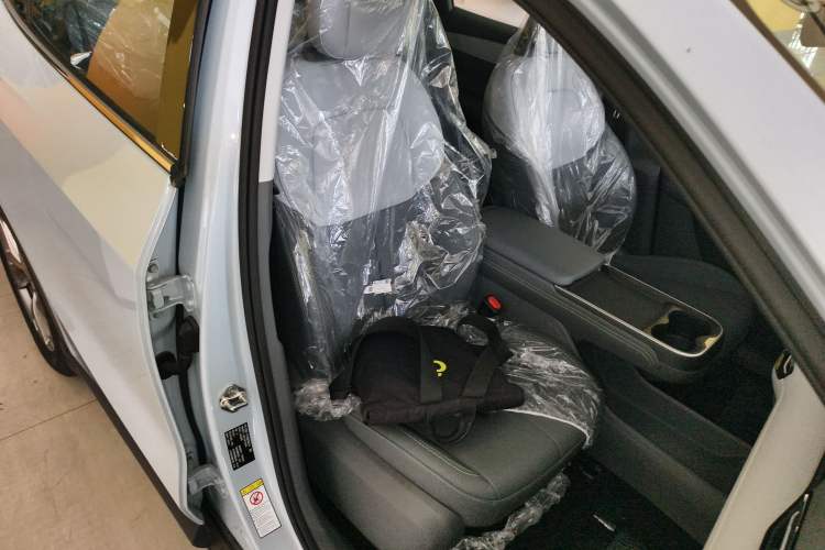 Used Bestune Yueyi 03 2025 445km Joyful Edition